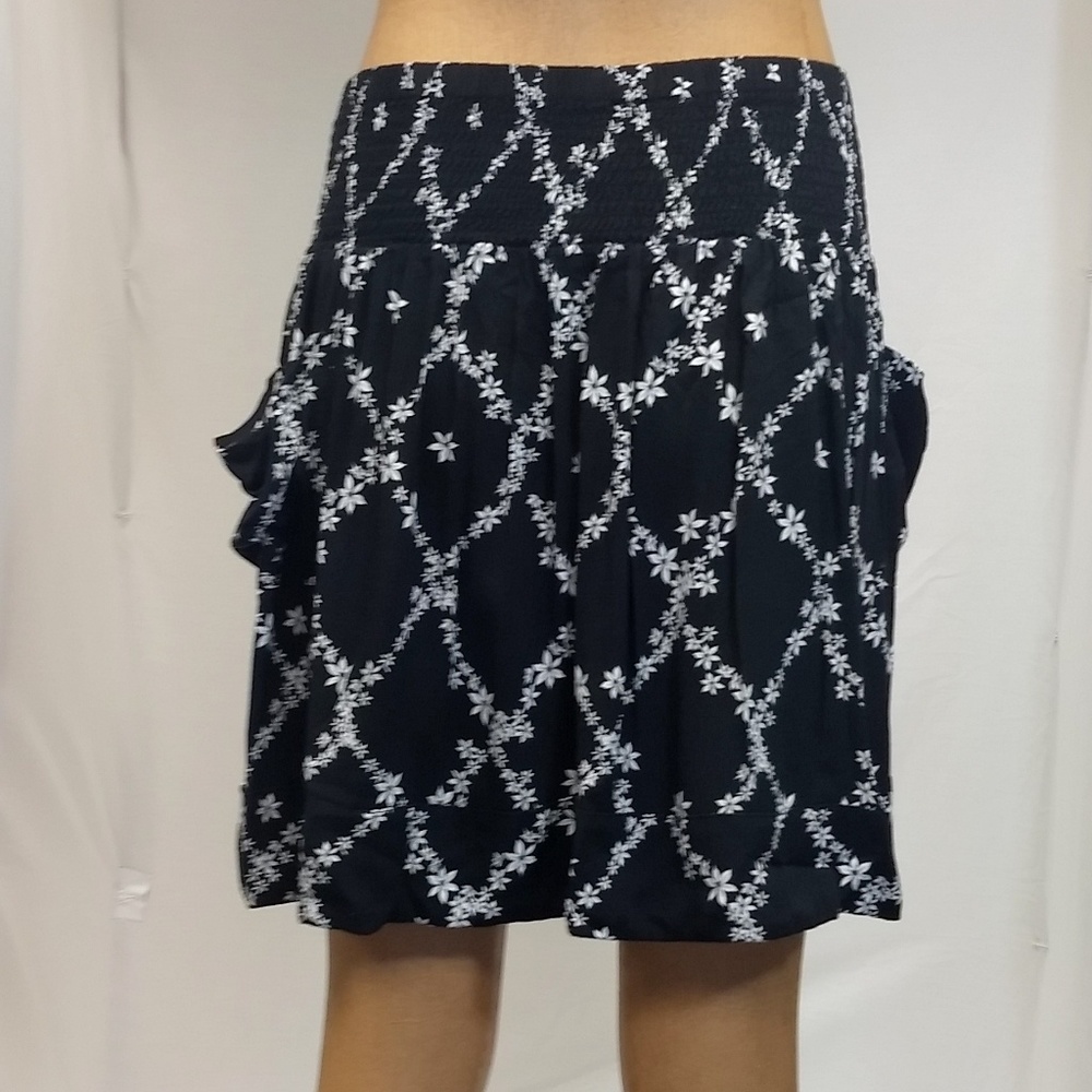 NWOT  XS Black Short Skirt CITY CHIC   BP74